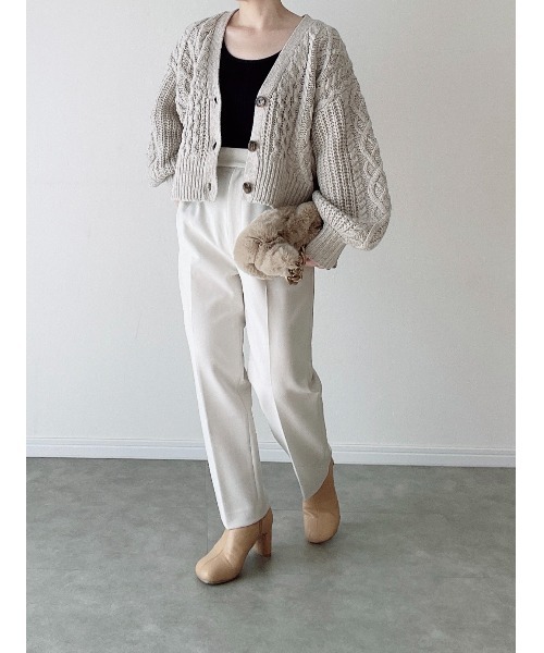 Yucca（ユッカ）の「ケーブルショート丈カーディガン（MEKKE　低身長向け）（カーディガン/ボレロ・レディース・サックスブルー/ピンク/ベージュ・FREE）」の4枚目の写真