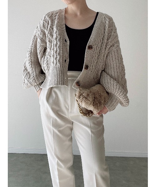 Yucca（ユッカ）の「ケーブルショート丈カーディガン（MEKKE　低身長向け）（カーディガン/ボレロ・レディース・サックスブルー/ピンク/ベージュ・FREE）」の5枚目の写真