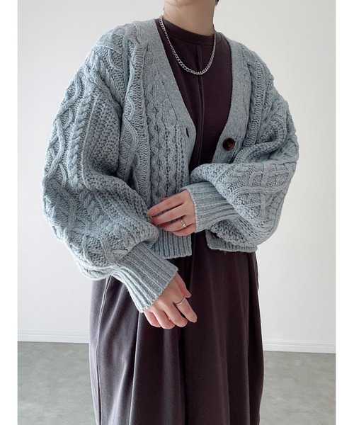 Yucca（ユッカ）の「ケーブルショート丈カーディガン（MEKKE　低身長向け）（カーディガン/ボレロ・レディース・サックスブルー/ピンク/ベージュ・FREE）」の18枚目の写真