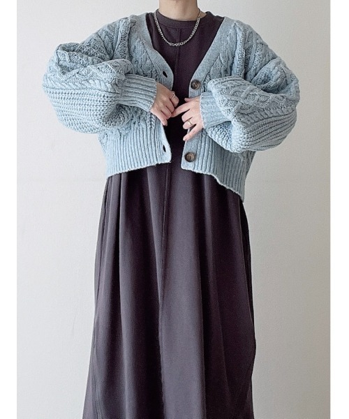 Yucca（ユッカ）の「ケーブルショート丈カーディガン（MEKKE　低身長向け）（カーディガン/ボレロ・レディース・サックスブルー/ピンク/ベージュ・FREE）」の19枚目の写真