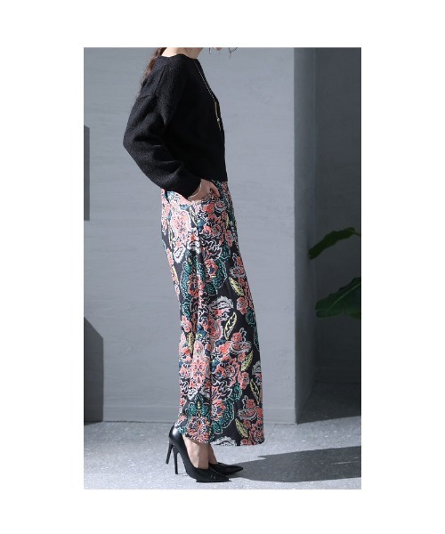 Sawa a la mode（サワアラモード）の「大人の魅力を最大に引き出す。絶妙華奢見えのゆるっとニット（ニット/セーター・レディース・ブラック/ホワイト/ライトブルー・FREE）」の6枚目の写真