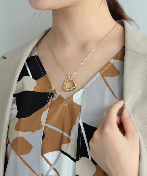 Ray BEAMS(レイビームス)の「RBS / ニュアンス サークル ネックレス(ネックレス・レディース・ゴールド・ONE SIZE)」の1枚目の写真