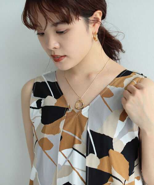 Ray BEAMS(レイビームス)の「RBS / ニュアンス サークル ネックレス(ネックレス・レディース・ゴールド・ONE SIZE)」の3枚目の写真