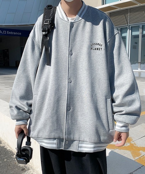 MGV(エムジーヴィー)の「カレッジロゴオーバーサイズスタジャン(スタジャン・メンズ・グレー/ネイビー・MEDIUM/LARGE/X-LARGE)」の10枚目の写真