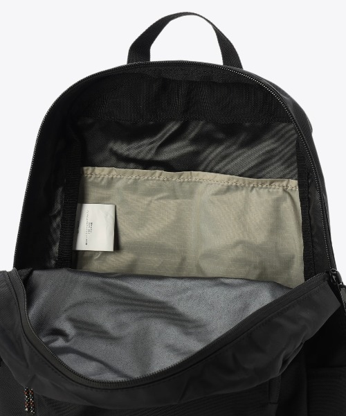 Columbia（コロンビア）の「【Columbia】GREAT SMOKY GARDEN DAYPACK S（バックパック/リュック・メンズ・ブラック/ライトベージュ/ブラウン・FREE）」の4枚目の写真