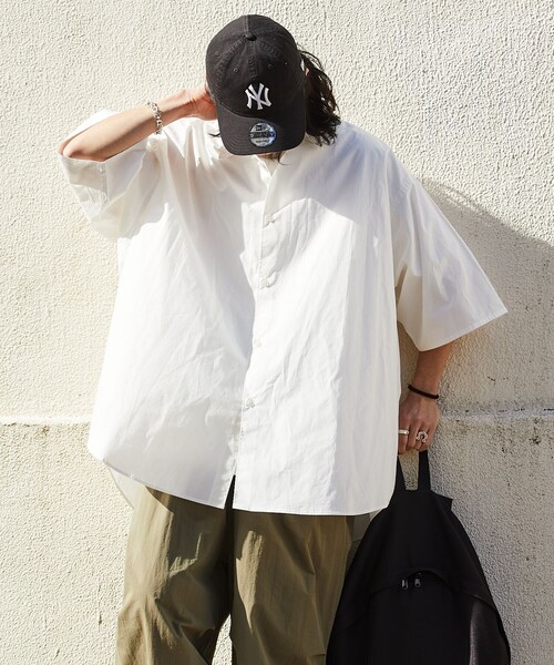 FREAK'S STORE(フリークスストア)の「【限定展開】SUPER BIG S/S レギュラーカラーシャツ/ビッグシルエット/オーバーサイズ(シャツ/ブラウス・メンズ・ホワイト/ブラック/チャコールグレー/ベージュ/サックスブルー/ストライプ・SMALL/MEDIUM/LARGE)」の7枚目の写真