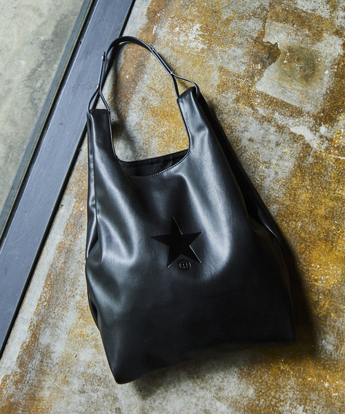 CONVERSE TOKYO（コンバーストウキョウ）の「エコレザー 2WAY ショッピングバッグ（トートバッグ・レディース・シルバー/ブラック/ベージュ・FREE）」の2枚目の写真