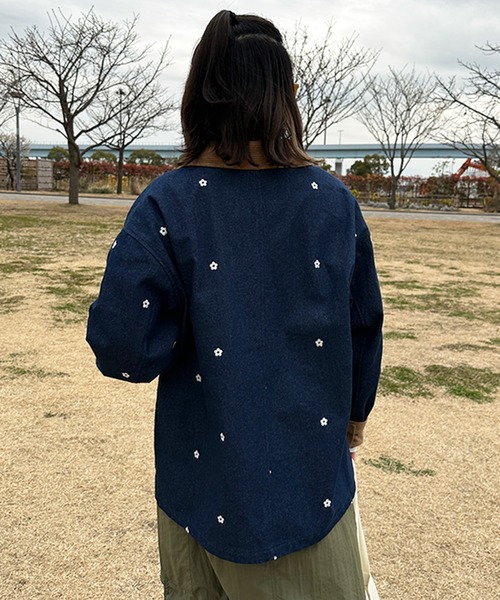 kutir(クティール)の「【コーデュロイ切り替え】アソートシャツアウター(カバーオール・レディース・インディゴブルー/ブルー/オフホワイト/カーキ・FREE)」の19枚目の写真