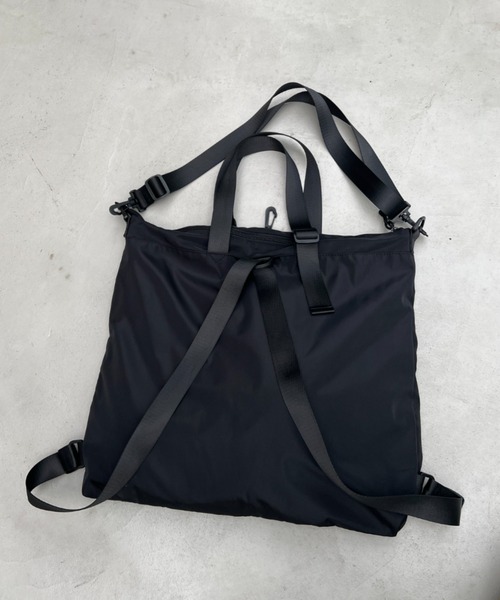 y/m by れぽすけ（イムバイレポスケ）の「ヘルメットBAG（ショルダーバッグ・メンズ・ブラック・FREE）」の5枚目の写真