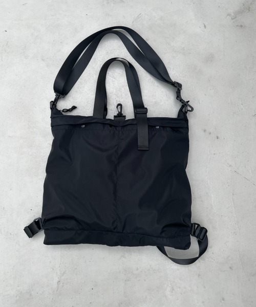 y/m by れぽすけ（イムバイレポスケ）の「ヘルメットBAG（ショルダーバッグ・メンズ・ブラック・FREE）」の3枚目の写真