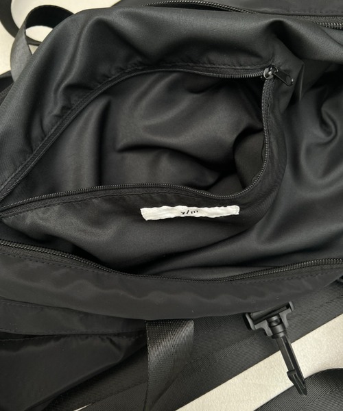 y/m by れぽすけ（イムバイレポスケ）の「ヘルメットBAG（ショルダーバッグ・メンズ・ブラック・FREE）」の4枚目の写真