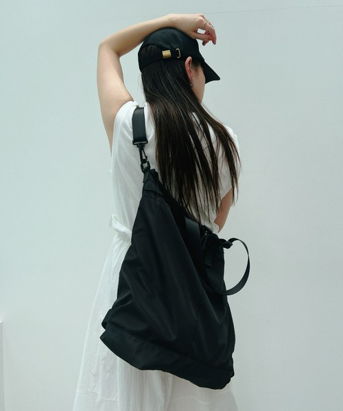 y/m by れぽすけ（イムバイレポスケ）の「ヘルメットBAG（ショルダーバッグ・メンズ・ブラック・FREE）」の17枚目の写真