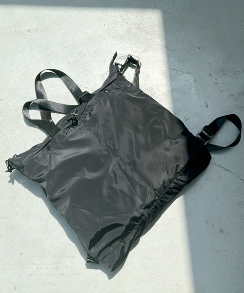 y/m by れぽすけ（イムバイレポスケ）の「ヘルメットBAG（ショルダーバッグ・メンズ・ブラック・FREE）」の15枚目の写真