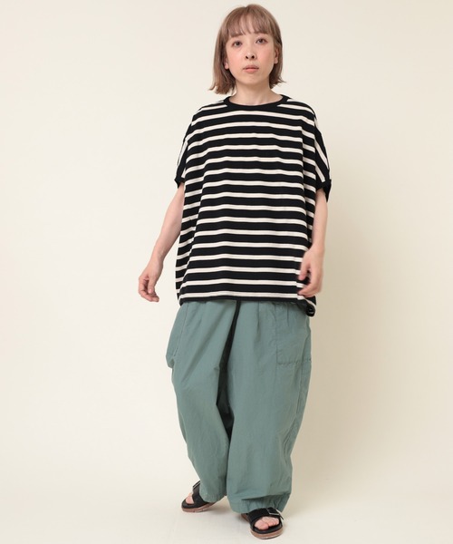 RNA-N(アールエヌエーエヌ)の「M2026 クルーネックスクエアボーダーT(Tシャツ/カットソー・レディース・ホワイト×ブラック/ブラック×ホワイト/グリーン系その他/グレー/ブルー・MEDIUM)」の7枚目の写真