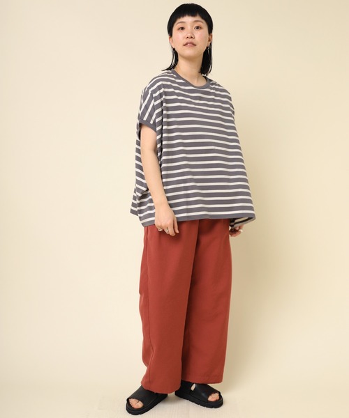 RNA-N(アールエヌエーエヌ)の「M2026 クルーネックスクエアボーダーT(Tシャツ/カットソー・レディース・ホワイト×ブラック/ブラック×ホワイト/グリーン系その他/グレー/ブルー・MEDIUM)」の19枚目の写真