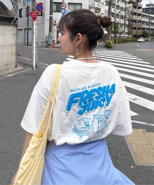 AS KNOW AS plus(アズノゥアズプラス)の「〇ジャンクフード 発泡プリントTシャツ(Tシャツ/カットソー・レディース・オフホワイト/ライトイエロー/オートミール/ブルー/ホワイト系2/ブラック系2/ブルー系2/アイボリー系2/ホワイト系3/ライトピンク/アイボリー系3/ブラック系3/ブルー系4/アイボリー系4/ブラック系4/ホワイト系4/ブラック系5/ブルー系6/アイボリー系6/ブラック系6/ホワイト系6/アイボリー系7/ブラック系7/パープル系7/アイボリー系8/ホワイト系8/ブルー系8/ブラック系8/ブラック系9/アイボリー系9/パープル系9/ホワイト系9・FREE)」の1枚目の写真