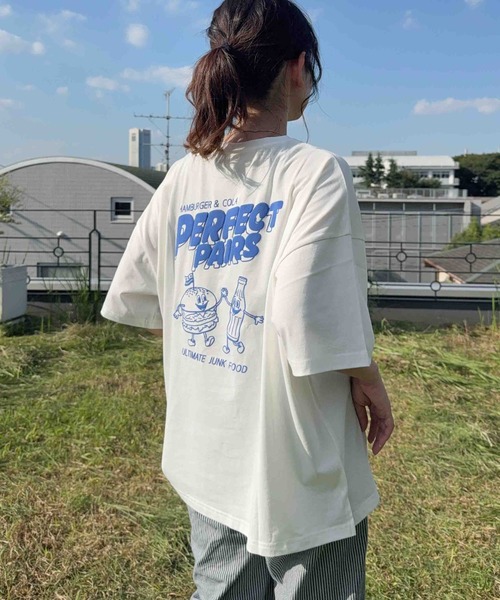 AS KNOW AS plus（アズノゥアズプラス）の「〇ジャンクフード 発泡プリントTシャツ（Tシャツ/カットソー・レディース・オフホワイト/ライトイエロー/オートミール/ブルー/ホワイト系2/ブラック系2/ブルー系2/アイボリー系2/ホワイト系3/ライトピンク/アイボリー系3/ブラック系3/ブルー系4/アイボリー系4/ブラック系4/ホワイト系4/ブラック系5/ブルー系6/アイボリー系6/ブラック系6/ホワイト系6/アイボリー系7/ブラック系7/パープル系7/アイボリー系8/ホワイト系8/ブルー系8/ブラック系8/ブラック系9/アイボリー系9/パープル系9/ホワイト系9/ブルー系その他/ブラック系その他/ホワイト系その他/ベージュ系その他/ホワイト系その他2/ブラック系その他2/ベージュ系その他2/ピンク系その他2・FREE）」の4枚目の写真