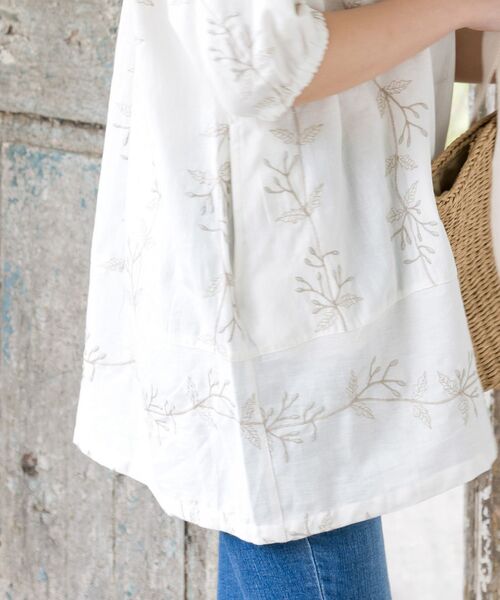 rps（アールピーエス）の「リーフ刺繍７分袖チュニック（チュニック・レディース・アイボリー/チャコールグレー/オフホワイト・フリー）」の11枚目の写真