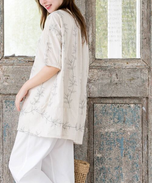 rps（アールピーエス）の「リーフ刺繍７分袖チュニック（チュニック・レディース・アイボリー/チャコールグレー/オフホワイト・フリー）」の13枚目の写真