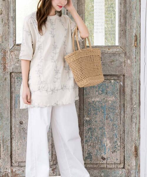 rps（アールピーエス）の「リーフ刺繍７分袖チュニック（チュニック・レディース・アイボリー/チャコールグレー/オフホワイト・フリー）」の15枚目の写真