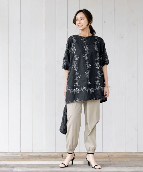 rps（アールピーエス）の「リーフ刺繍７分袖チュニック（チュニック・レディース・アイボリー/チャコールグレー/オフホワイト・フリー）」の20枚目の写真