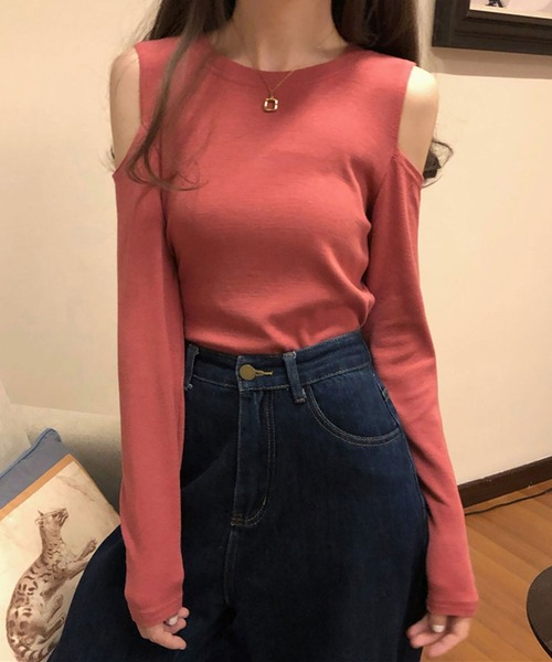 ANOTHER S(アナザーエス)の「オフショルダーカットソー(Tシャツ/カットソー・レディース・ホワイト/ブラック/グレー/ピンク・FREE)」の4枚目の写真