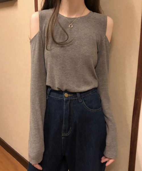 ANOTHER S(アナザーエス)の「オフショルダーカットソー(Tシャツ/カットソー・レディース・ホワイト/ブラック/グレー/ピンク・FREE)」の5枚目の写真