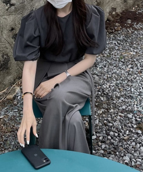 FREE STYLISTS(フリー スタイリスト)の「YUGA_YGMC ハイウエスト アシンメトリータック ワイドレングスパンツ(その他パンツ・レディース・ブラック/グレー/ベージュ・S/M/L)」の10枚目の写真