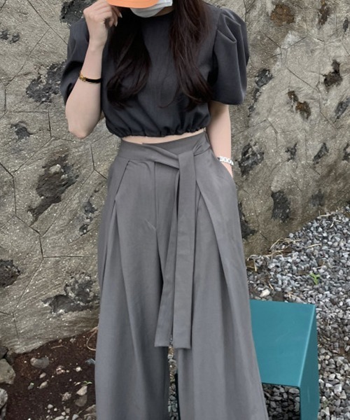 FREE STYLISTS(フリー スタイリスト)の「YUGA_YGMC ハイウエスト アシンメトリータック ワイドレングスパンツ(その他パンツ・レディース・ブラック/グレー/ベージュ・S/M/L)」の17枚目の写真