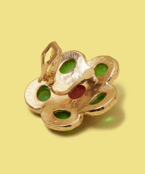 FOREVER 21（フォーエバー トゥエンティーワン）の「フラワーモチーフイヤリング（イヤリング・レディース・グリーン・FREE）」の2枚目の写真