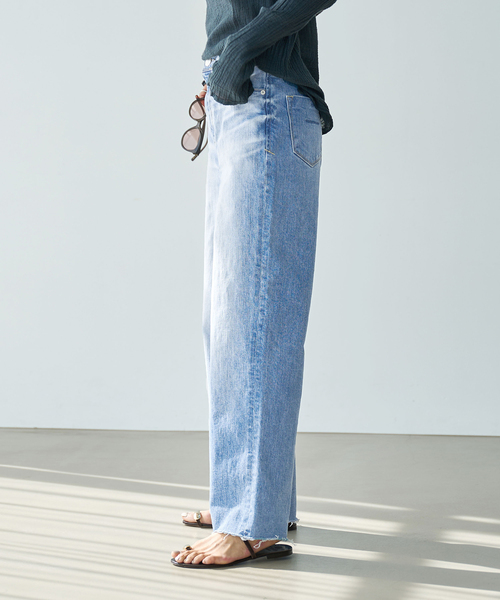 IENA(イエナ)の「《追加》【YANUK/ヤヌーク】LILITH カットオフデニム(デニムパンツ・レディース・ブルー・22/23/24/25/26)」の9枚目の写真