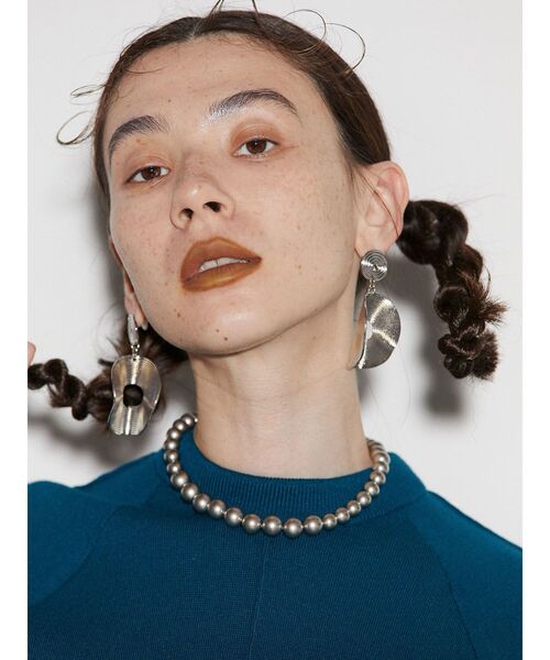 UN3D.（アンスリード）の「W SWIRL EARRING / ダブルスワールイヤリング（イヤリング・レディース・ゴールド/シルバー・FREE）」の3枚目の写真