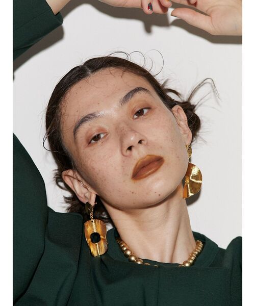 UN3D.（アンスリード）の「W SWIRL EARRING / ダブルスワールイヤリング（イヤリング・レディース・ゴールド/シルバー・FREE）」の20枚目の写真