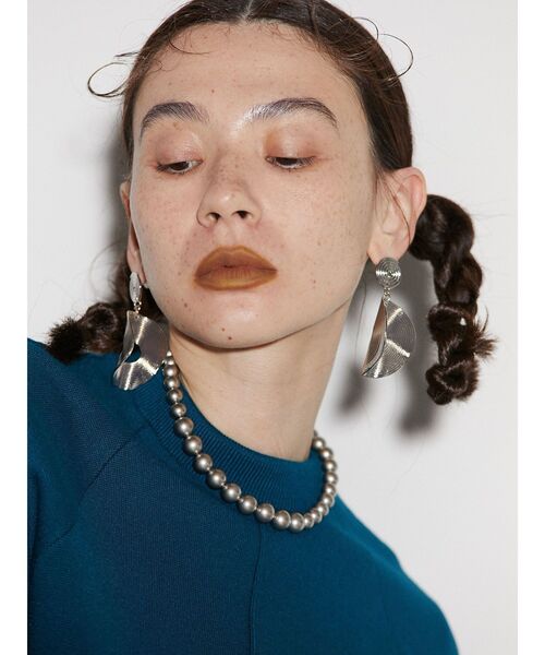 UN3D.（アンスリード）の「W SWIRL EARRING / ダブルスワールイヤリング（イヤリング・レディース・ゴールド/シルバー・FREE）」の19枚目の写真