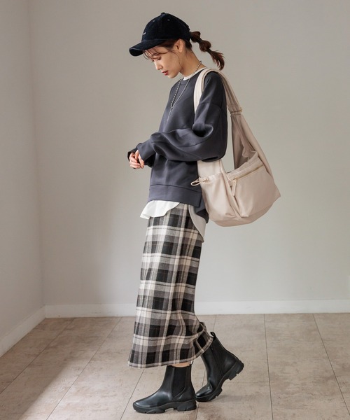 GLOBAL WORK（グローバルワーク）の「ライトクッションクループルオーバー/906295（スウェット・レディース・スミクロ/アイボリー/グレイッシュベージュ・FREE/SHORT）」の7枚目の写真