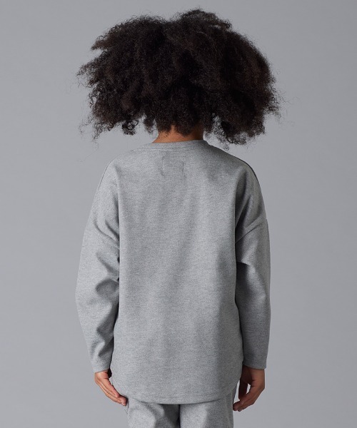 Smoothy（スムージー）の「SMOOTHY F.Suede C/S / スムージー フェイクスエードカットソー（Tシャツ/カットソー・キッズ・ベージュ/ブラック/ヘザーグレー/カーキ/チャコールグレー・X-LARGE/MEDIUM/LARGE/SMALL）」の8枚目の写真