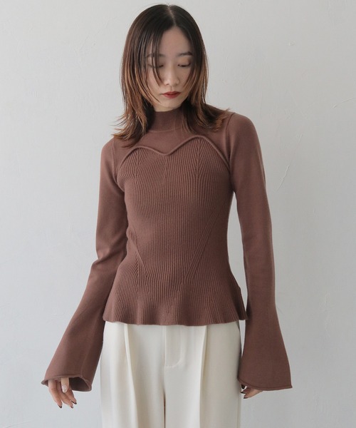 CLEIO（クレイオ）の「【CLEIO】ビスチェツインベルスリーブニット/BUSTIER DESIGN BELL SLEEVE KNITTED/982-11603（ニット/セーター・レディース・ブラウン/ベージュ/アイボリー・FREE）」の2枚目の写真