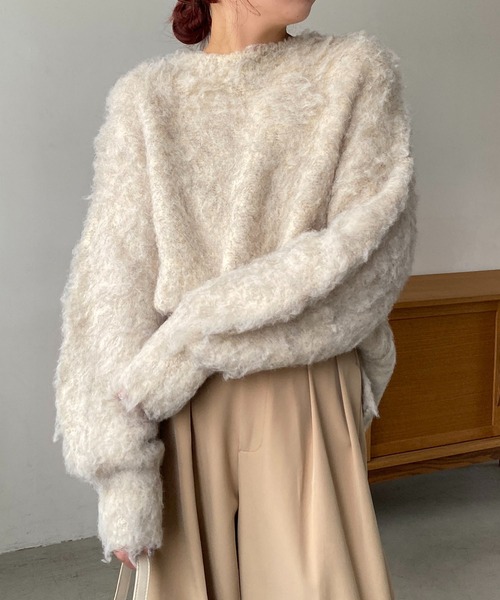 CAPRICIEUX LE'MAGE(カプリシューレマージュ)の「シャギープルオーバー(ニット/セーター・レディース・ライトベージュ/チャコールグレー/グリーン/ブルー・FREE)」の3枚目の写真