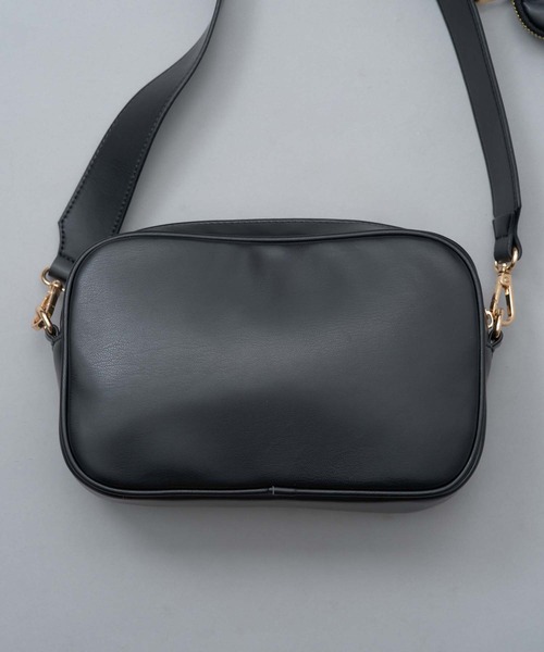 one after another NICE CLAUP(ワンアフターアナザーナイスクラップ)の「NCエンブレム付きボディーバッグ(ボディバッグ/ウエストポーチ・レディース・アイボリー/ブラック/シルバー・FREE)」の6枚目の写真