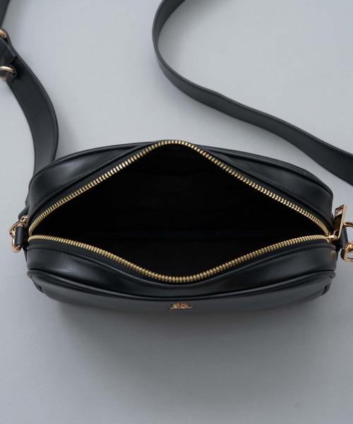 one after another NICE CLAUP(ワンアフターアナザーナイスクラップ)の「NCエンブレム付きボディーバッグ(ボディバッグ/ウエストポーチ・レディース・アイボリー/ブラック/シルバー・FREE)」の9枚目の写真