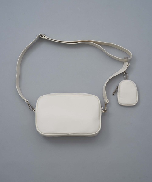 one after another NICE CLAUP(ワンアフターアナザーナイスクラップ)の「NCエンブレム付きボディーバッグ(ボディバッグ/ウエストポーチ・レディース・アイボリー/ブラック/シルバー・FREE)」の11枚目の写真