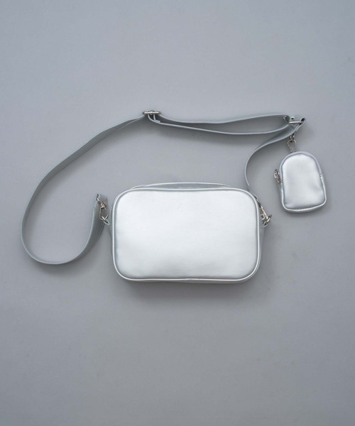 one after another NICE CLAUP(ワンアフターアナザーナイスクラップ)の「NCエンブレム付きボディーバッグ(ボディバッグ/ウエストポーチ・レディース・アイボリー/ブラック/シルバー・FREE)」の12枚目の写真