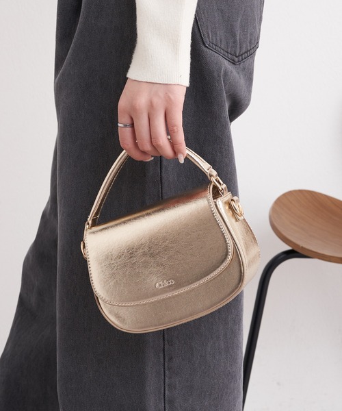 Chico（チコ）の「メタリックミニショルダーバッグ（ショルダーバッグ・レディース・シルバー/ゴールド/ブラック・FREE）」の3枚目の写真