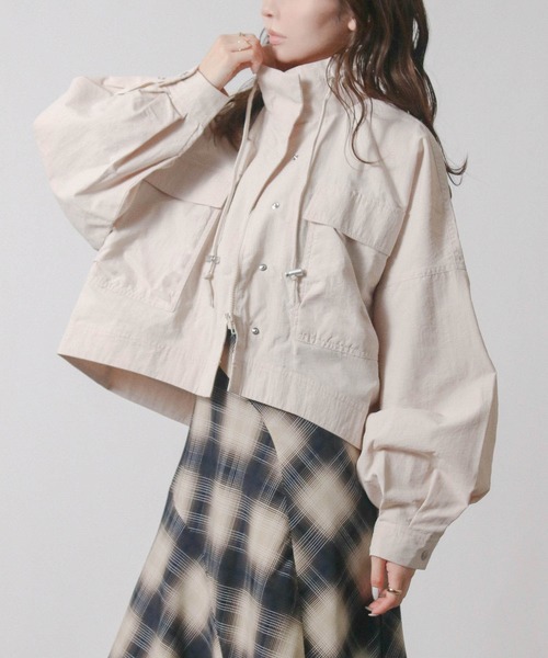 Social GIRL（ソーシャルガール）の「スタンドショートジャケット（マウンテンパーカー・レディース・アイボリー/グレイッシュベージュ/カーキ/ブラック・M/L）」の2枚目の写真