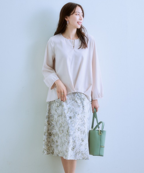 7days Life Styling（セブンデイズライフスタイリング）の「フロントタック2WAYブラウス（しわになりにくい・UVカット・タンブル乾燥OK）（シャツ/ブラウス・レディース・オフホワイト/ブラック/サックスブルー/ベージュ・S/M/L/LL）」の12枚目の写真