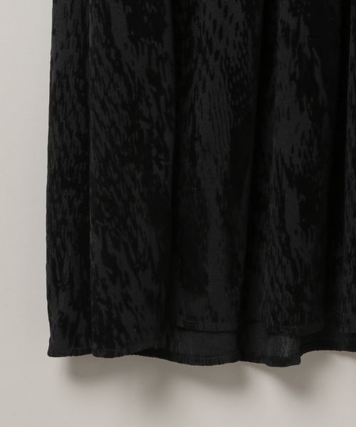 JEANASIS（ジーナシス）の「【WEB・一部店舗限定】ソデボリュームシアードレス/108725（ドレス・レディース・ブラック/ベージュ系その他・FREE）」の7枚目の写真