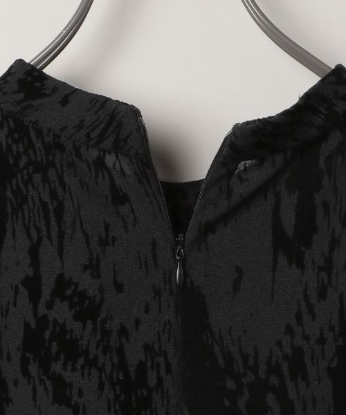 JEANASIS（ジーナシス）の「【WEB・一部店舗限定】ソデボリュームシアードレス/108725（ドレス・レディース・ブラック/ベージュ系その他・FREE）」の17枚目の写真