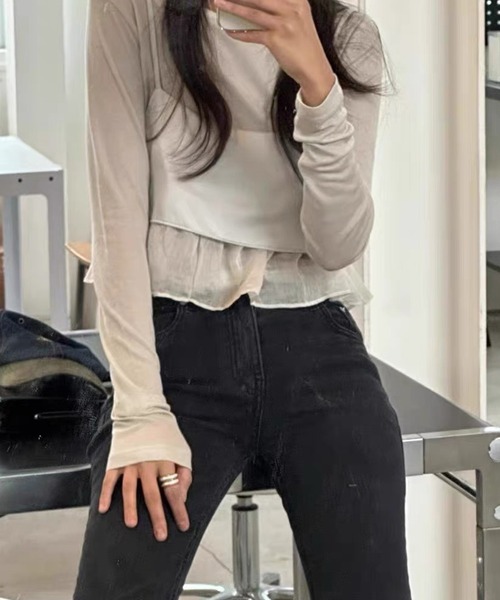 LYEON(リヨン)の「シアーフリルヘムサテンキャミソール(キャミソール・レディース・ブラック/オフホワイト/グレー・FREE)」の7枚目の写真