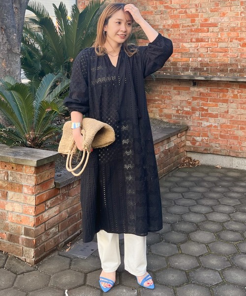 Doux archives(ドゥアルシーヴ)の「コットンレースカフタンワンピース(ワンピース・レディース・オフホワイト/ブラック/オレンジ・FREE)」の2枚目の写真