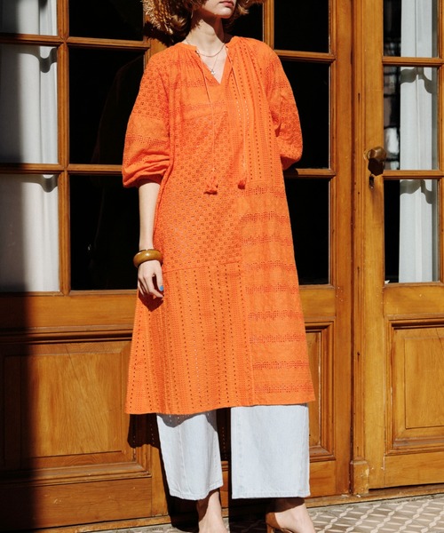 Doux archives(ドゥアルシーヴ)の「コットンレースカフタンワンピース(ワンピース・レディース・オフホワイト/ブラック/オレンジ・FREE)」の20枚目の写真